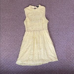yellow dress